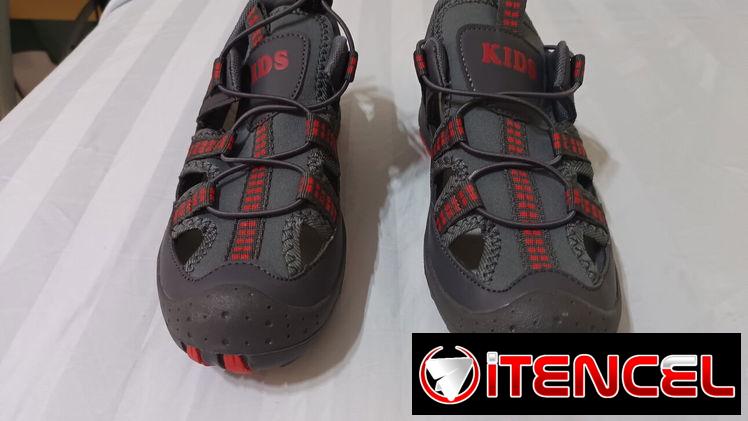 Sandalias o zapatos deportivos para niño marca SHEIN