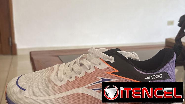 OFERTA Zapatillas running 42/43 a estrenar muy bonita.