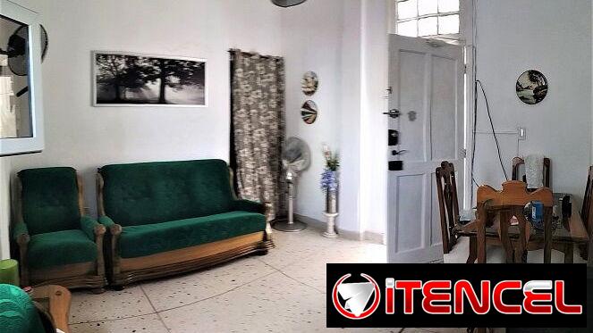 Apto. seminterior 1/4, amueblado, 47m², Habana Vieja (HV-13)