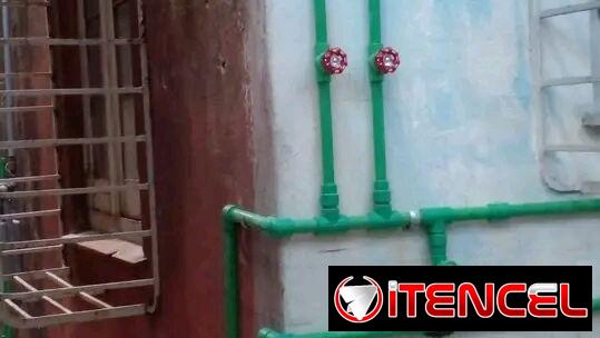 Plomeros y albañiles enchapadores.