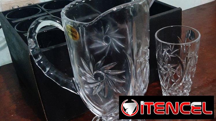 Juego de jarra y 6 vasos tallados