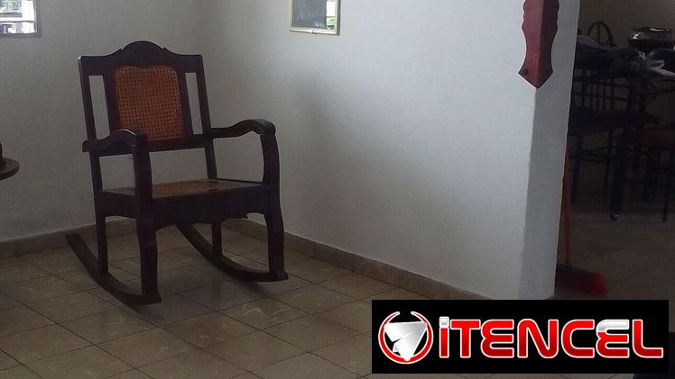 Apto en 3er piso, Mulgoba, Boyeros. En perfectas condiciones y papeles en regla listos para trámite.