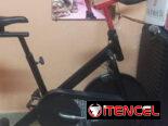 Bicicleta estática y silla de ejercicios en venta