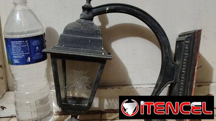 Lámparas metálicas para exteriores/ Hielera transparente/ Búcaro de porcelana verde claro y