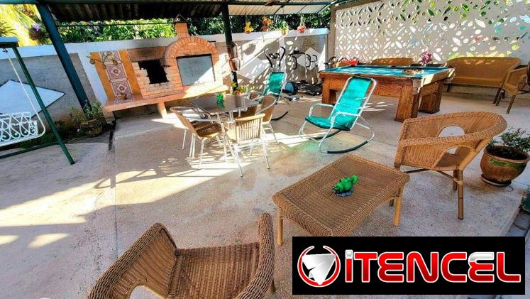 Casa con piscina en Guanabo