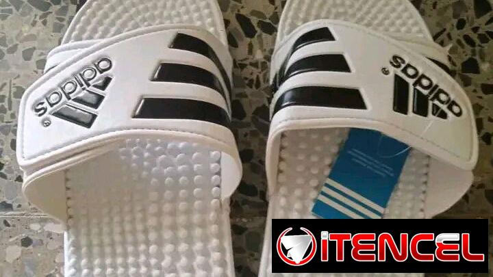 Venta de chancletas Adidas de pincho