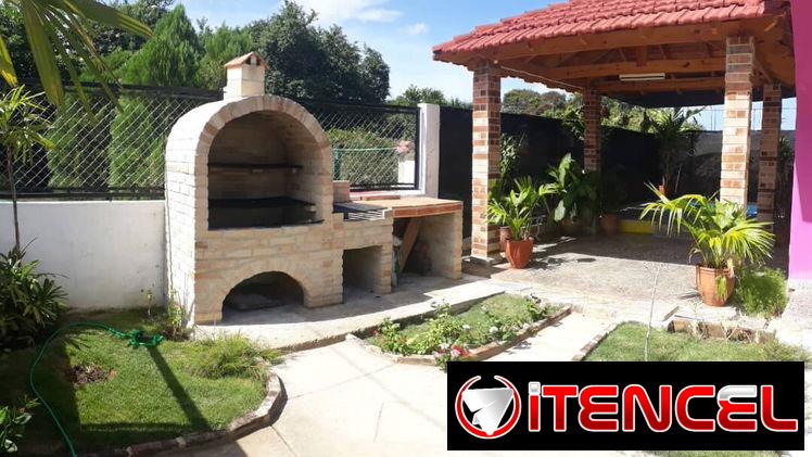 Casa independiente a 1 cuadra de la playa – 3 hab, piscina, jacuzzi – Capacidad 15 personas – 120 USD noche