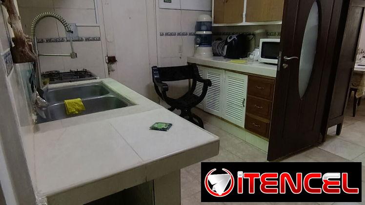 Apto de 3 habitaciones en el vedado con garaje.