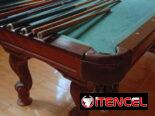 Mesa de billar con todos sus alsesorios