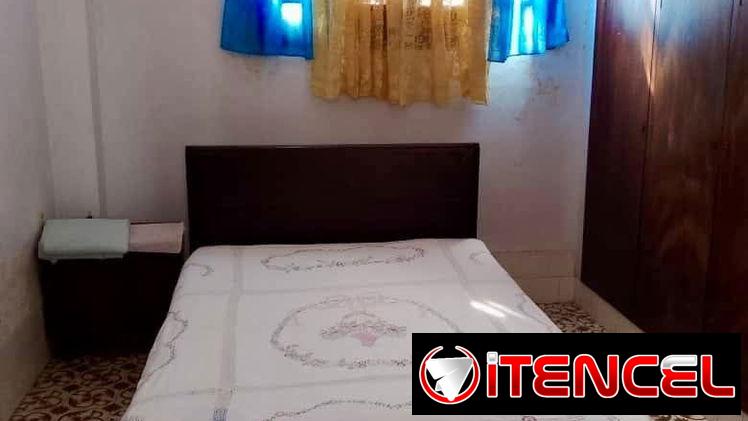 Biplanta de 1938 con 4 Dormitorios en Lawton !!!