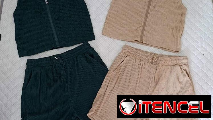 Conjunto de short y camisetas.