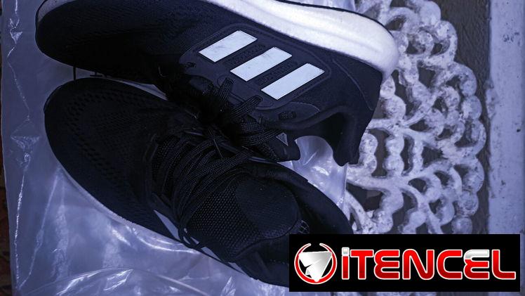 Tenis adidas talla  43 y medio