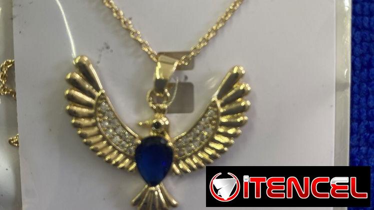 Collares y pulseras de acero. Bisutería. Especial para regalos