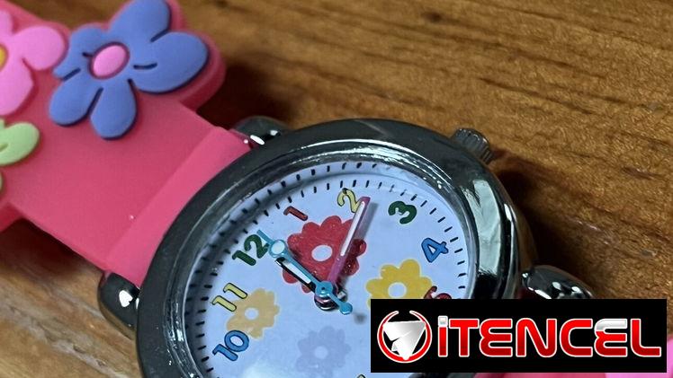 Reloj para niña, silicona. De baterias