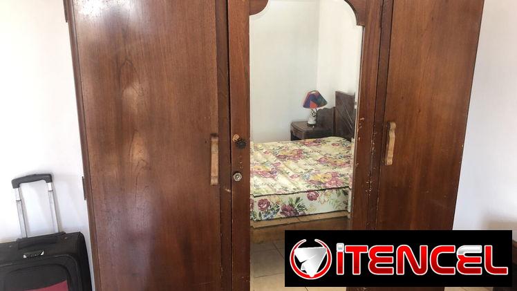 Muebles de madera. Juego completo