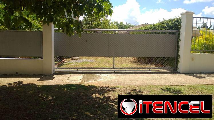 Venta- Atabey casa en bajos de biplanta