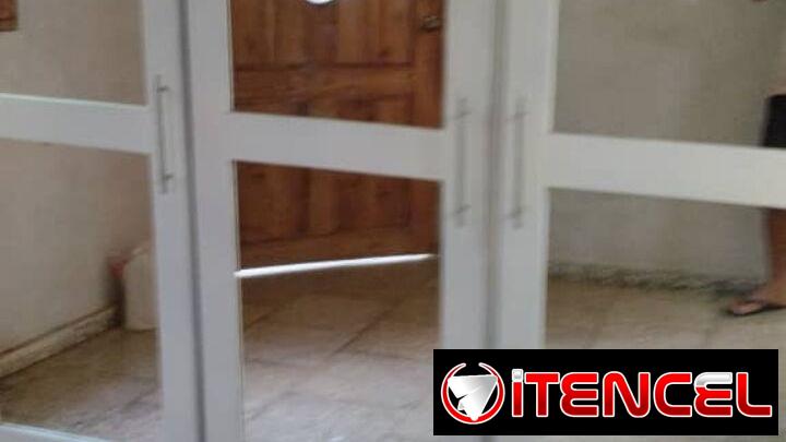 Se realizan trabajos en carpintería de madera preciosas