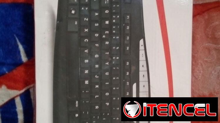 EL kitt de teclado y Mouse  o   El Teclado con Operaciones (llamados teclados inteligentes)