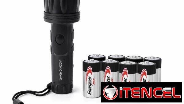 Combo Linterna LED Portátil de Mano + 8 Baterías Alcalinas Energizer MAX Tipo D para Emergencias y Apagones