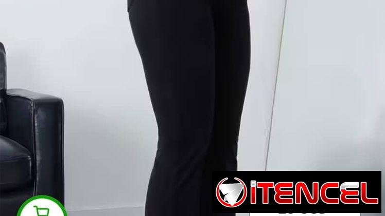 Pantalones negros, anchos