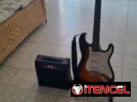 Guitarra eléctrica con bocina de amplificación