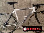 Bicicleta de ruta de fibra de carbono y aluminio