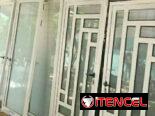 CARPINTERÍA DE ALUMINIO Y CRISTAL