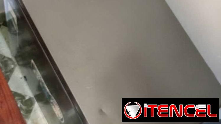 Nevera marca Milexus de 7 pies (solo un detalle q no afecta en nada ) un pequeño golpe