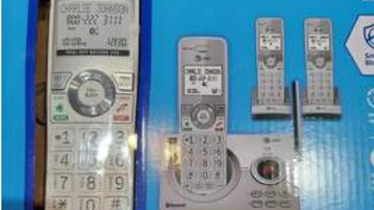 Vendo INALÁMBRICO AT & T, DE 3 BASES NUEVO +18133093827