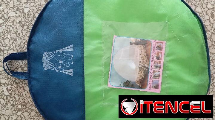 Mosquitero de malla para uso doméstico o exterior. Plegable