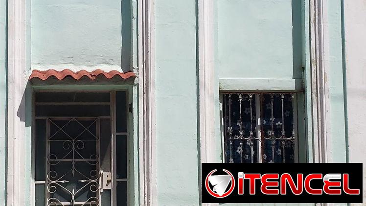SE VENDE CASA de 1 habitación (Casa puerta de calle puntal alto, techo placa libre, teléfono fijo, gas de la calle, etc)