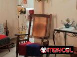 A08: Apartamento en El Vedado en venta con 3 habitaciones en un segundo piso con posibilidades de garage (sin techo)