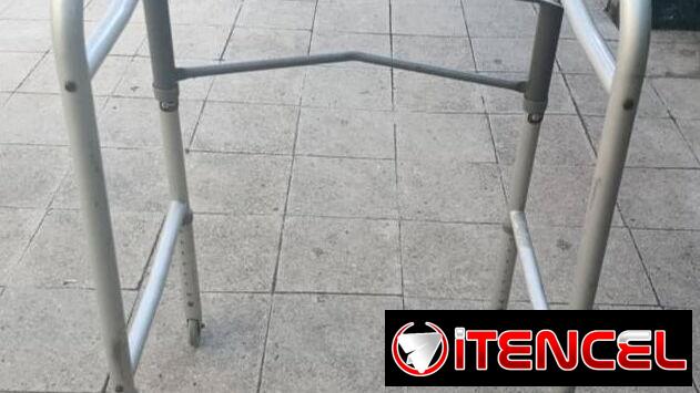 ANDADOR REGULABLE PARA ADULTOS