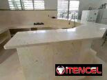 Planchas y piso de mármol