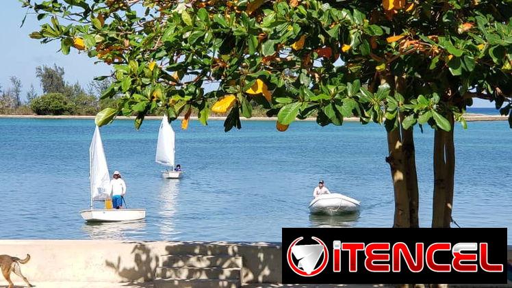 📱 Mansión Exclusiva en Santa Fe con Playa Privada y Jacuzzi