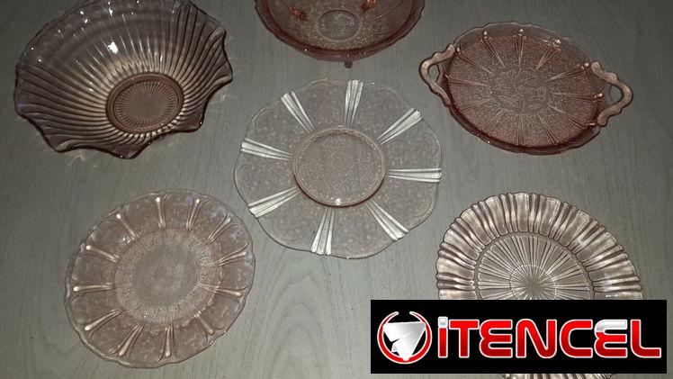 Vajilla de cristal antiguo de color rosado en perfecto estado