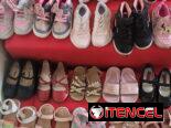 Zapatos y ropa para niña