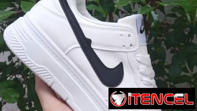Se venden tenis Adidas y nikes ambos al mismo precio