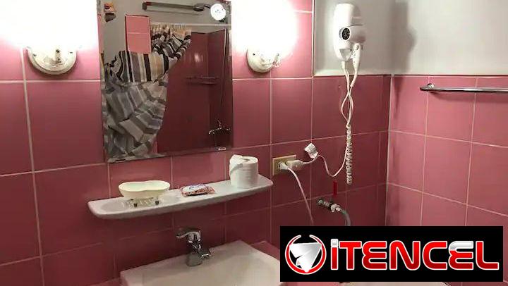 SE RENTA APTO INDEPENDIENTE EN EL VEDADO. ONE ROOM. 4TO PISO. WIFI.54026428