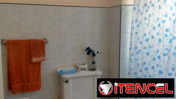 Ref # 32.Espectacular propiedad en Miramar con 3 cuartos y medio y garaje!!! Super amplia y luminosa!!!!