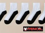 Medias blancas con plantillas negras