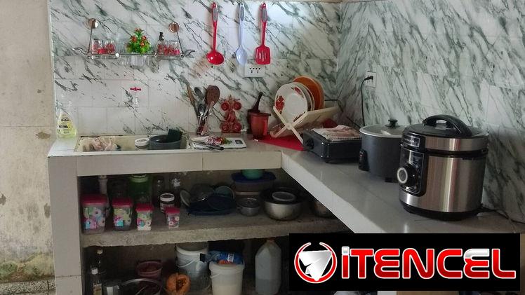 Se vende la casa con todo lo que tiene dentro ojo (menos la moto)