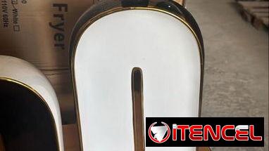 Adorno Jarrón Decorativo Cerámica Arco Blanco Negro Dorado