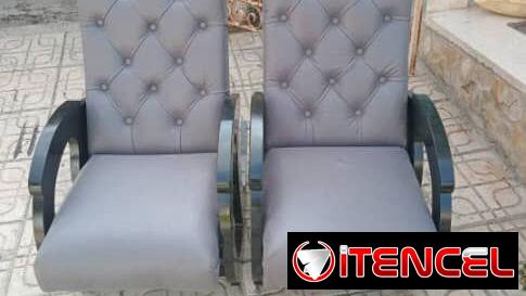 sillones de madera tapizados