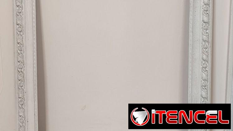 VENDO SOLO EL MARCO, MARCO ANTIGUO DE COLOR BLANCO–#–55398589 MIDIENDOLO DE EXTREMO A EXTREMO DESDE AFUERA 60CM DE ANC