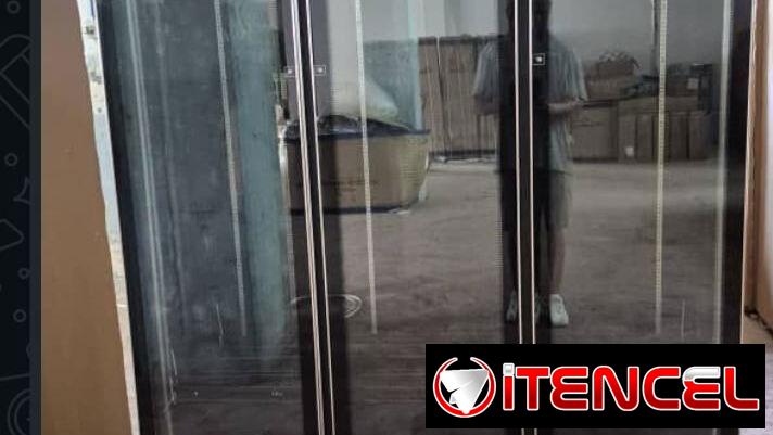Exhibidora JINGHAN vertical 3 puertas 36 pies