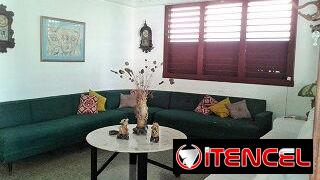 Casa 5/4, 4 baños, garaje, Nuevo Vedado (NV-51)