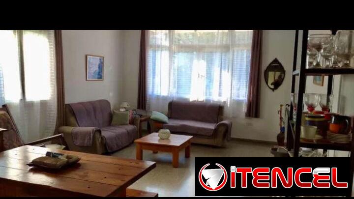 Casa en el VEDADO , cerca de Calzada y 12 en 72000