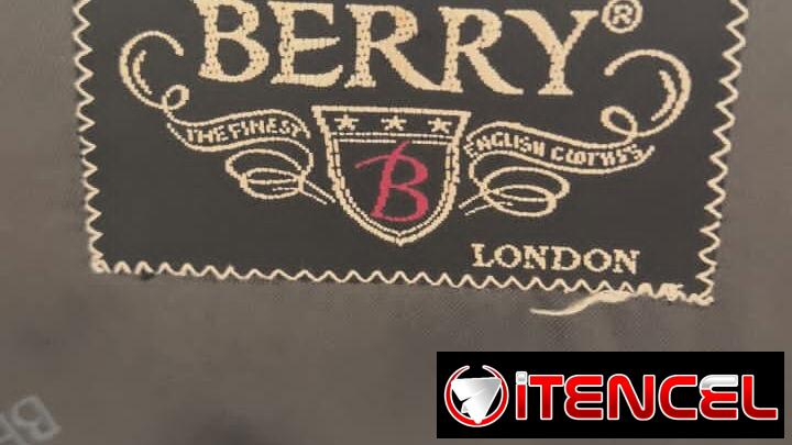 Se vende blazer de invierno marca Berry talla M
