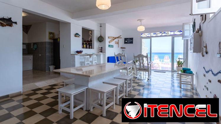 📱 Espectacular Villa de Lujo con Piscina y Salida Directa al Mar